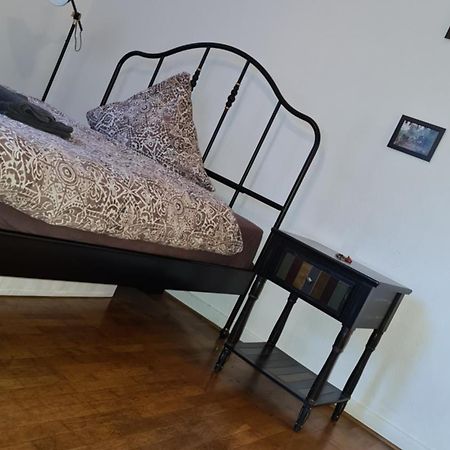 Gemuetliches Zimmer In Einer Altbauwohnung In Der Stadt เวิร์ซบวร์ก ภายนอก รูปภาพ