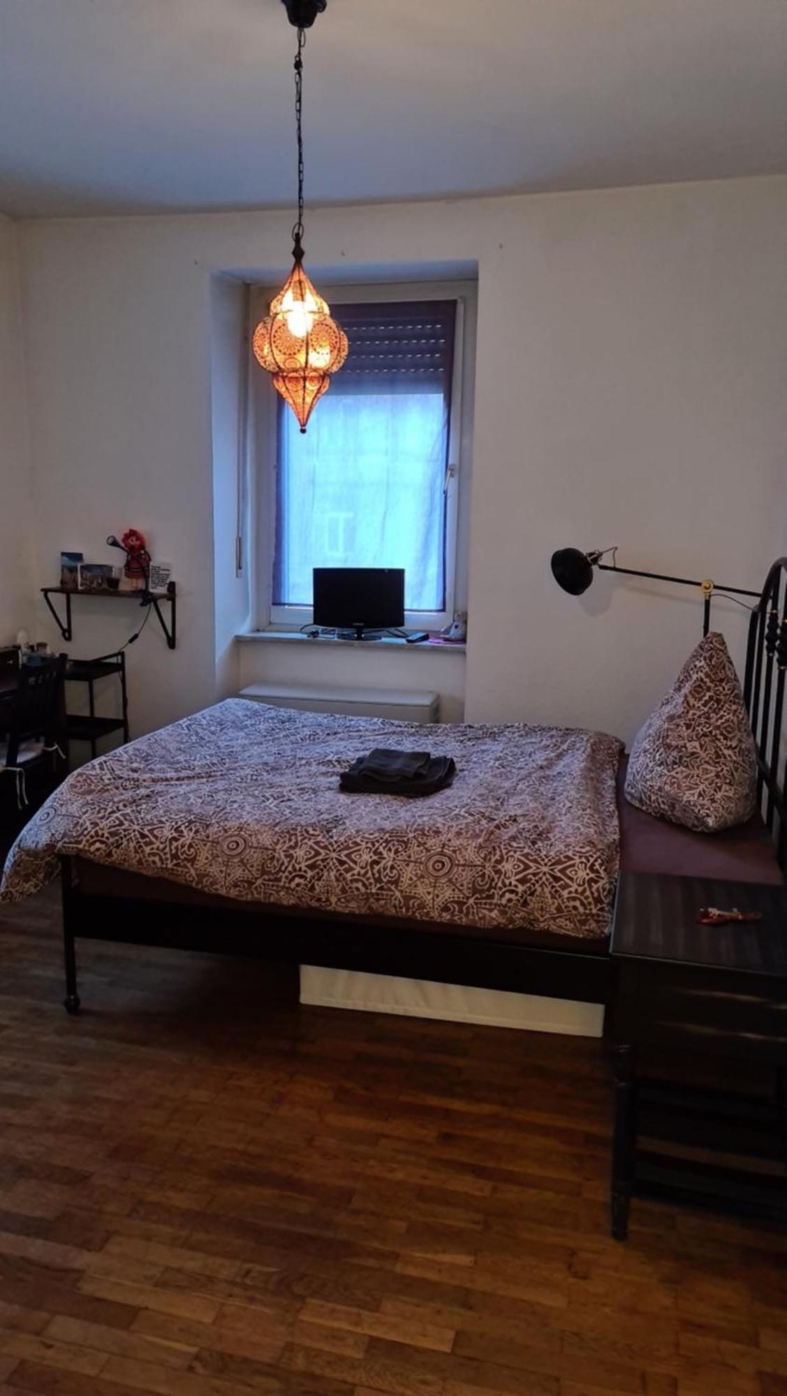 Gemuetliches Zimmer In Einer Altbauwohnung In Der Stadt เวิร์ซบวร์ก ภายนอก รูปภาพ